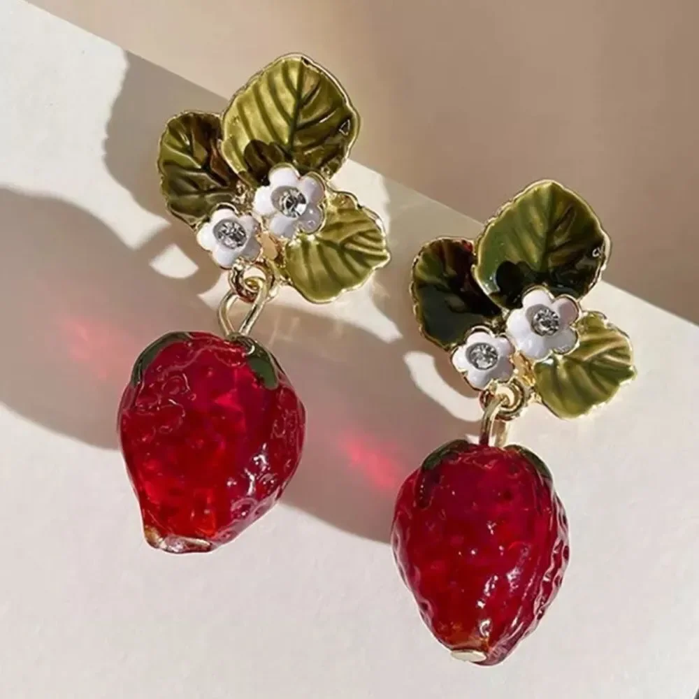 Strawberry earrings A654